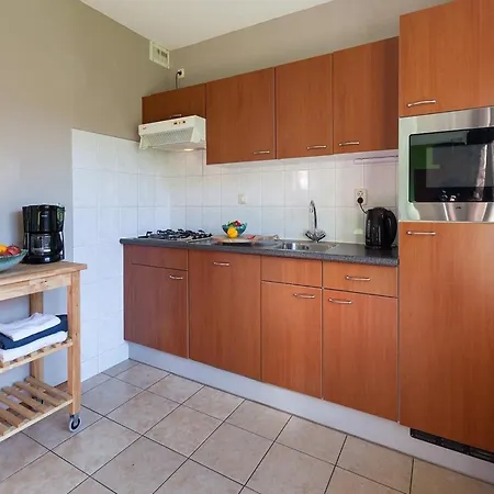 14 Person Group House ヴィラ Andijk